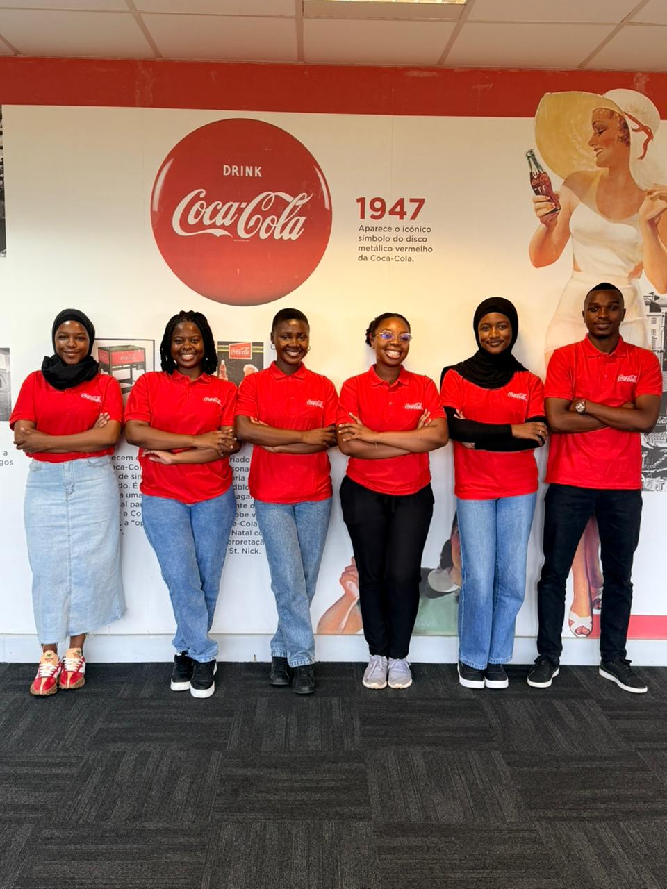 Jovens empreendedores da Matola recebem kits de negócio com o apoio da Coca-Cola