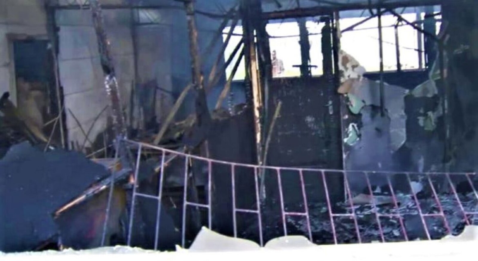 Incêndio destrói parte do edifício do registo académico da Universidade Pedagógica