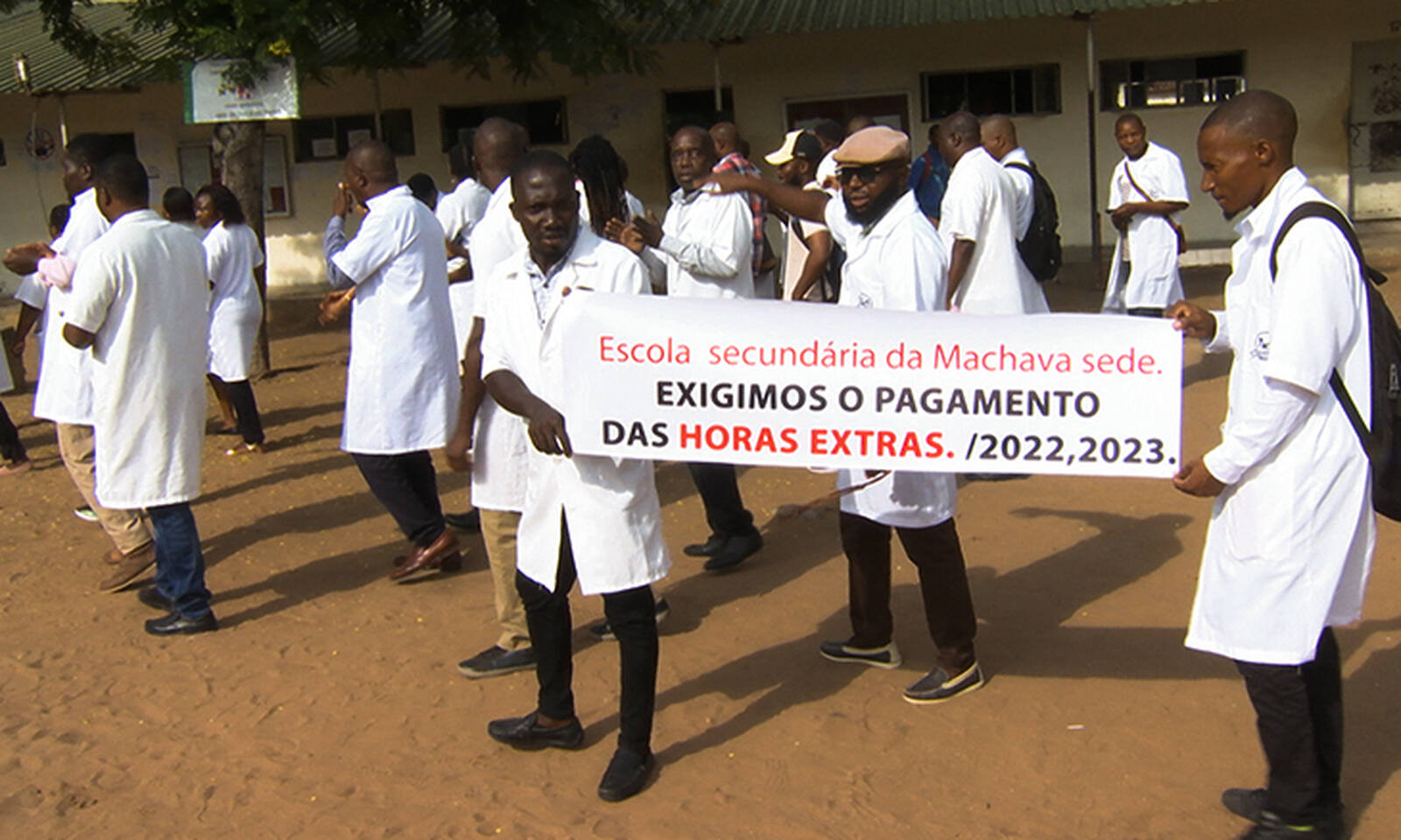 Professores que exigiram horas extras ficam sem turmas em Manica