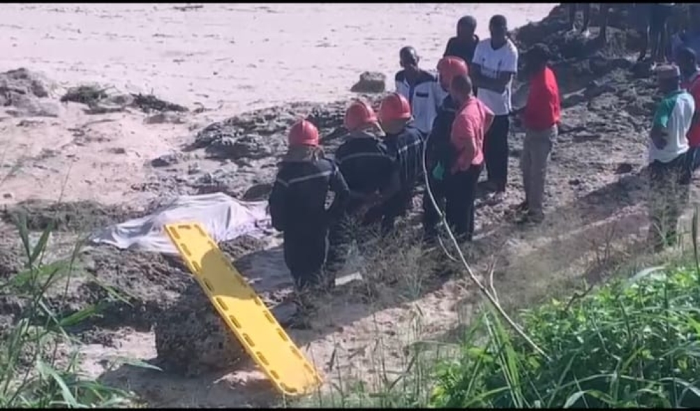 Homem encontrado morto na praia de Hinos