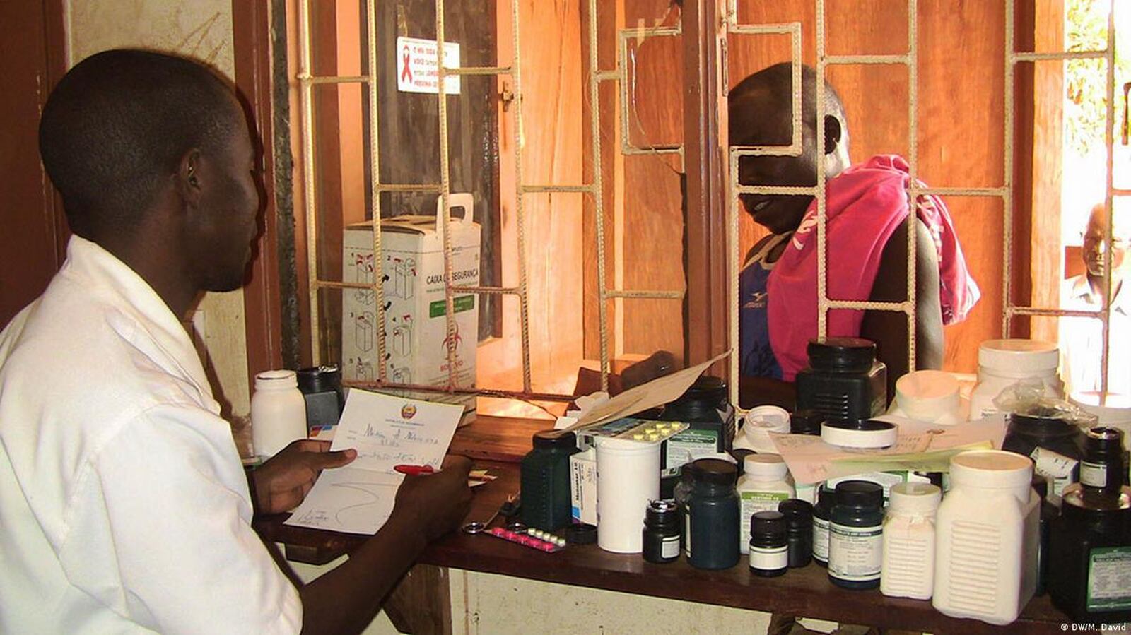 Dependência externa de medicamentos em Moçambique atinge os 72%