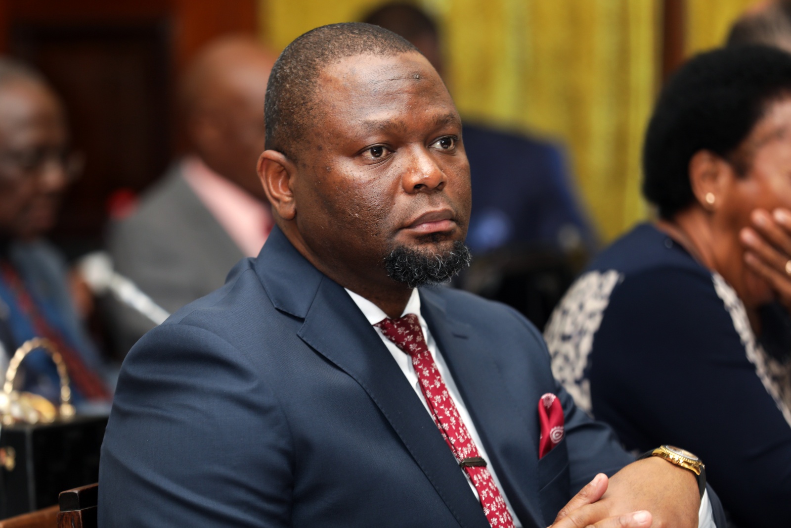 Presidente do Município de Maputo acusado de desobediência