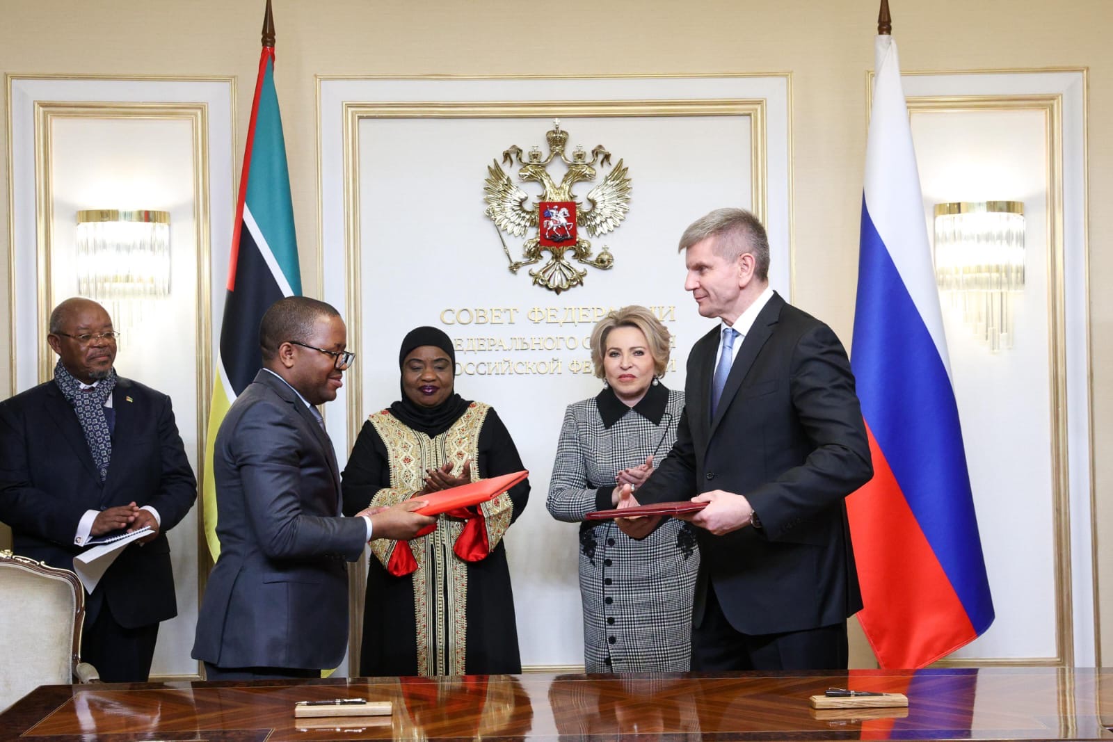 Moçambique e Rússia assinam programa de cooperação parlamentar