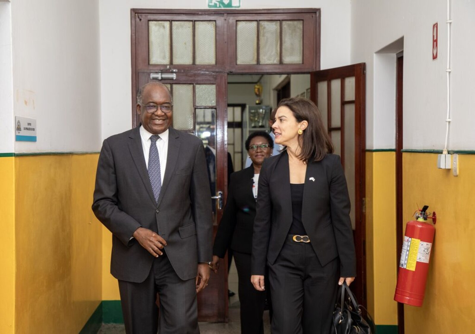EUA e UP Maputo assinam acordo para formação de capital humano