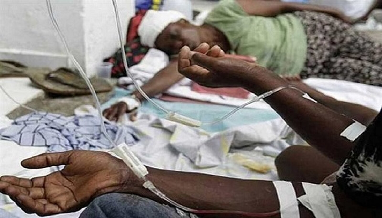 Cólera volta a matar após anúncio de fim do surto