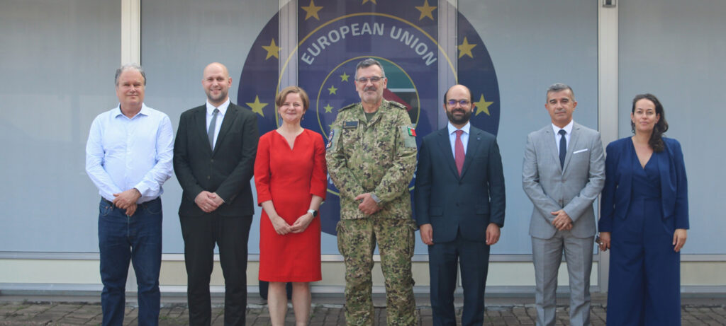Mecanismo Europeu de Apoio à Paz visita às FADM