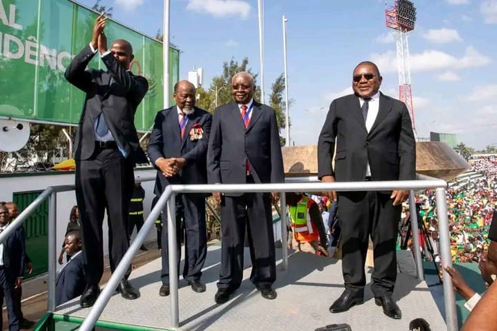 Sociedade civil exige que Nyusi, Guebuza e Chissano recusem novas regalias