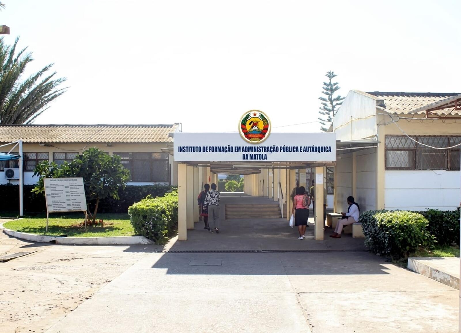 Governo cria Escola de Governação e extingue institutos de Administração Pública