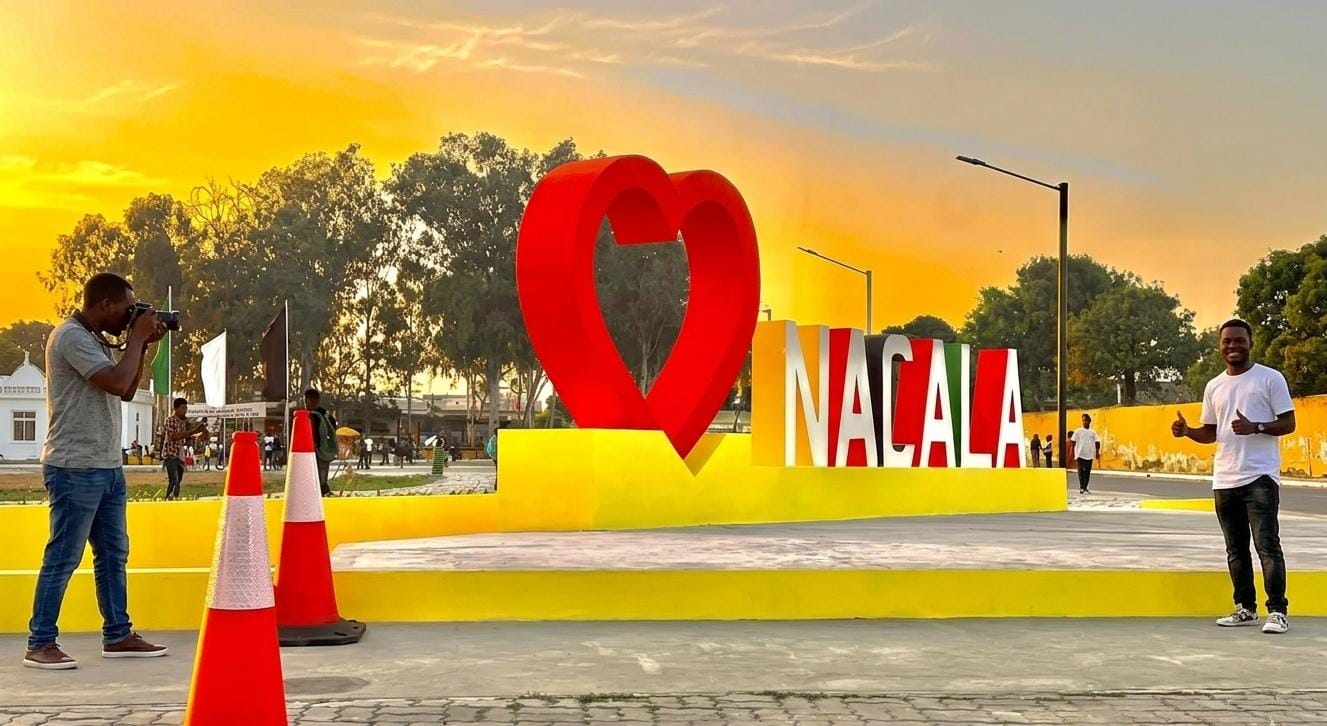 Funcionários do Município de Nacala mantêm portas fechadas e exigem salários de três meses