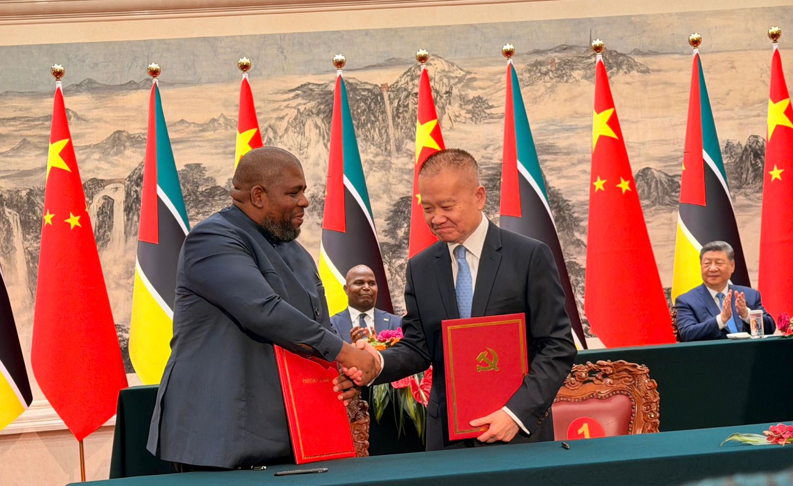 Frelimo reafirma laços e projecta novos horizontes para Moçambique