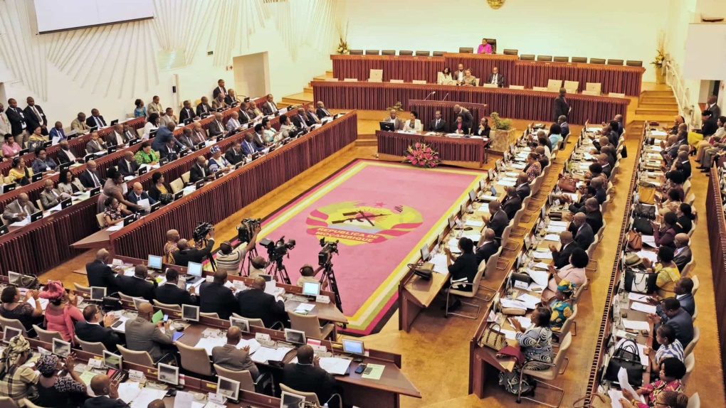 Adiado debate da proposta de revisão da Lei dos órgãos provinciais