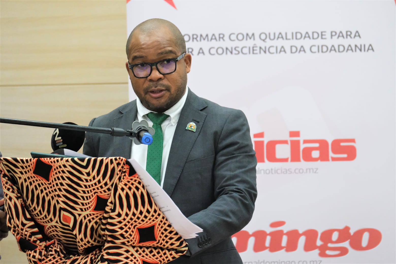 Reitor da UEM diz ser urgente reforçar os laços entre a academia e os Media