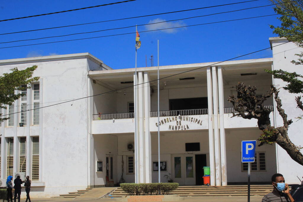 Luís Giquira exonera vereadores no âmbito de reorganização administrativa da autarquia