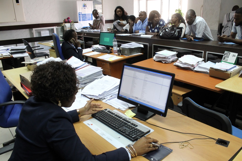 Frelimo enaltece reajuste salarial – Jornal Notícias