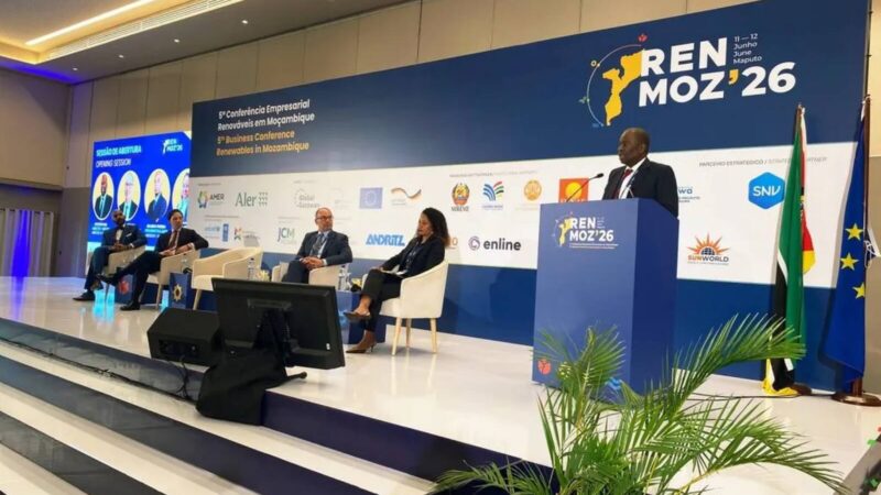 Moçambique defende aposta em energias renováveis para expansão da rede eléctrica