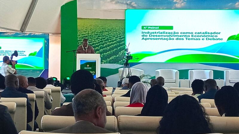 Prossegue conferência internacional de industrialização e agro-negócio