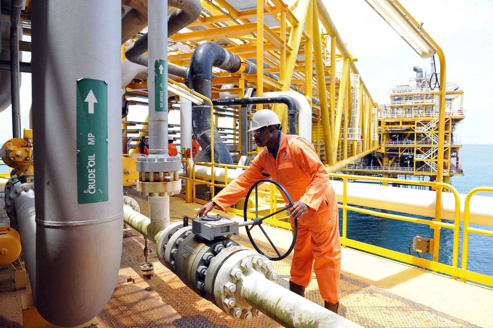 “Projecto Rovuma LNG poderá contribuir anualmente com 11 MM$ no PIB de Moçambique” – Standard Bank