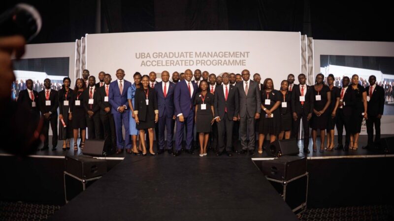 UBA destaca talento dos moçambicanos na graduação de 400 jovens