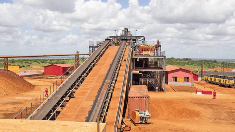 Mais de 100 mil toneladas das areias pesadas de Chibuto aguardam autorização para exportação