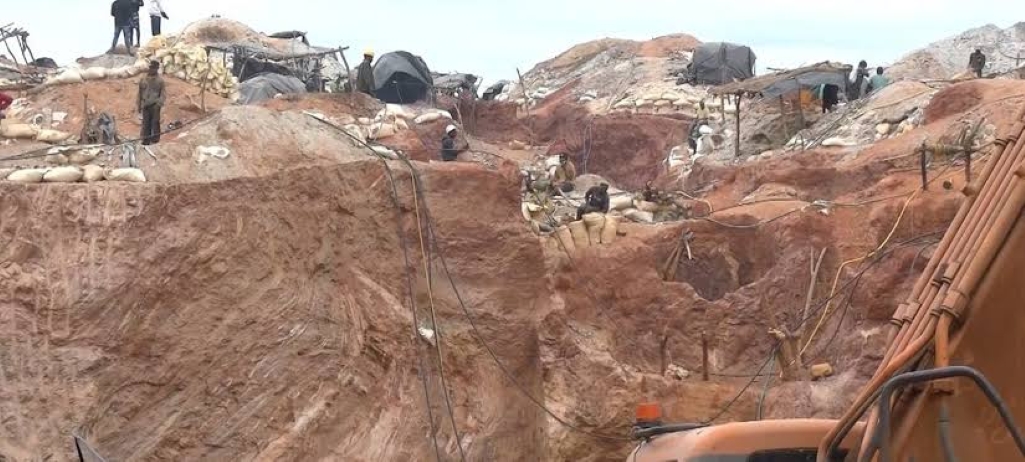 Seis mortos no desabamento da mina “Seis Carros”