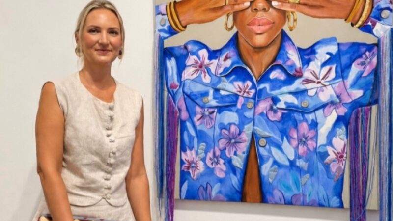 “BLOOM” explora feminidade através da pintura e bordado em Maputo