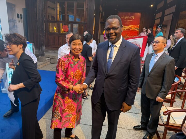 Rasaque Manhique procura na China novos investidores para KaTembe e KaNyaca