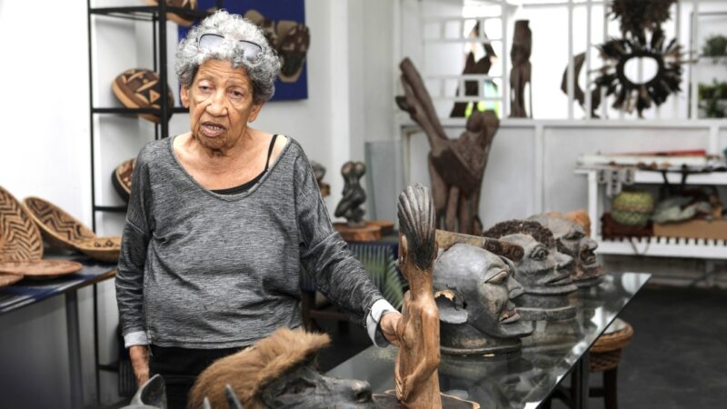 Manuela Soeiro ganha sala mini teatro na UEM