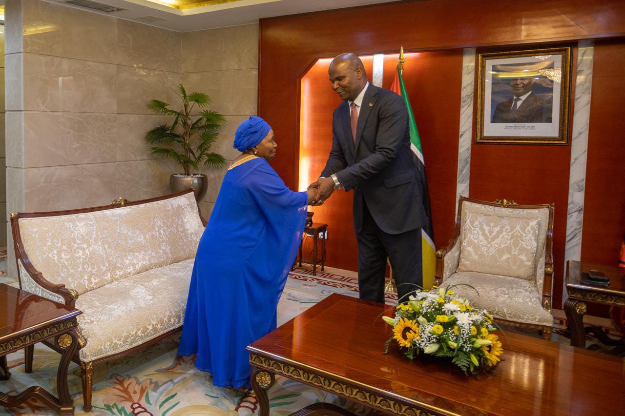 Chapo recebe Nkosazana Dlamini-Zuma – Jornal Notícias