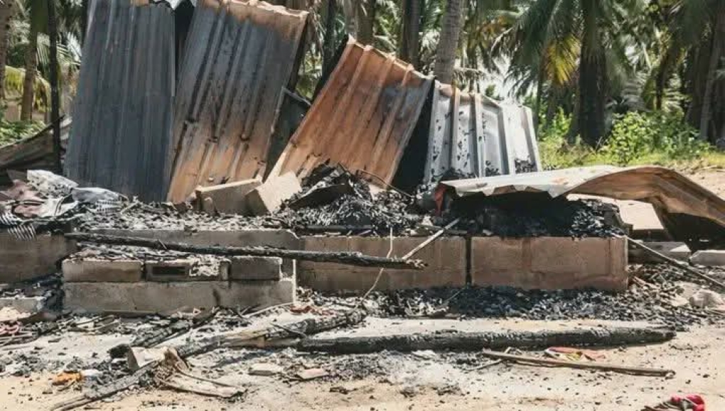 ZAVALA: Membros do ANAMOLA incendeiam 10 residências