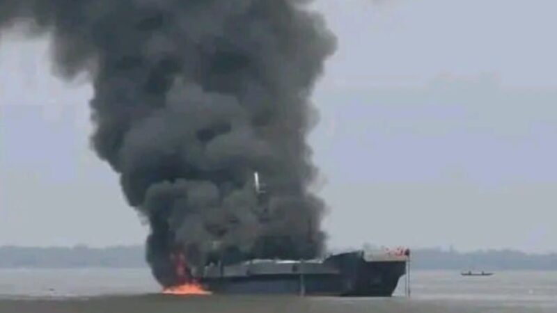 Quarenta pessoas resgatadas no incêndio da embarcação que fez três mortos